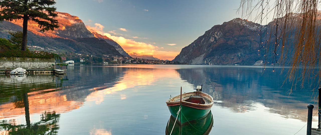 Farmhouse near the lake